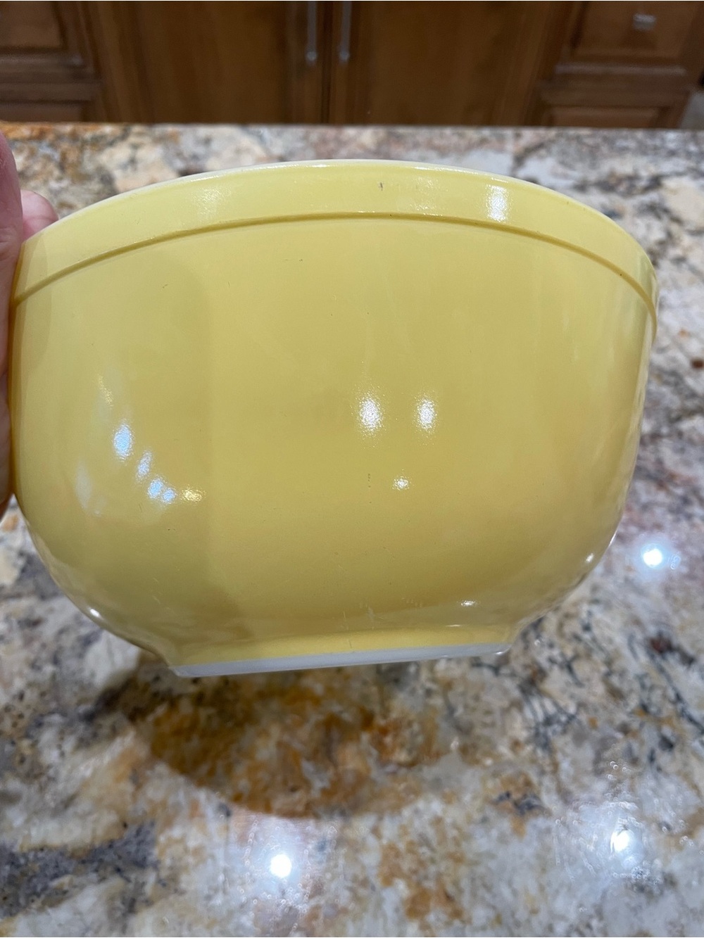 Vintage Pyrex Yellow #403 2.5 qt mixing bowl